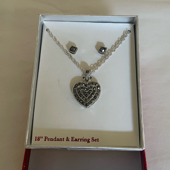 New in Box Necklace and Earring Set - Picture 1 of 3
